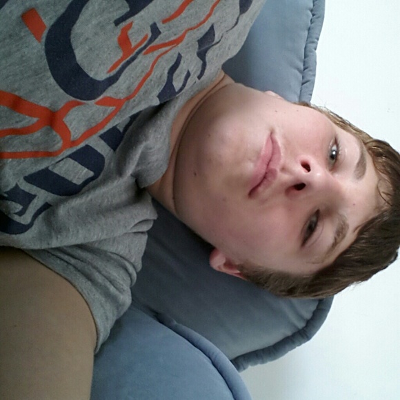 Connor Zinaich - Poshmark Profile Picture of Connor Zinaich (@czinaich333) on Poshmark