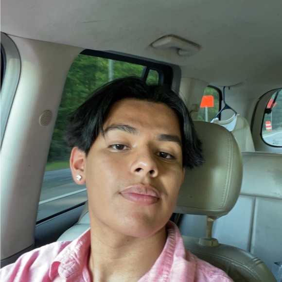 Profile Picture of Kevin Alday - romero (@kevin_alday) on Poshmark