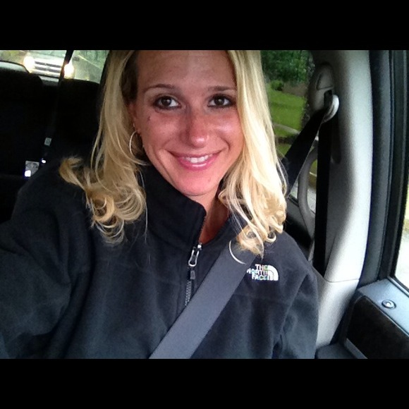 Wendy Chiarmonte - Poshmark Profile Picture of Wendy Chiarmonte (@wendymichelle) on Poshmark