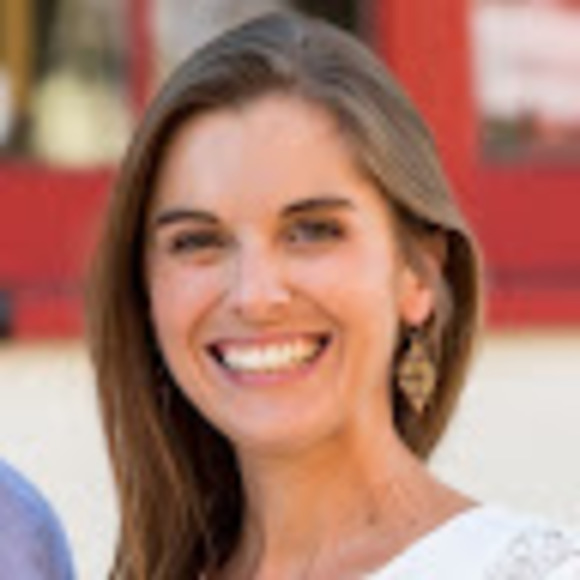 Profile Picture of Nicolle Teixeira (@nicolleteixeira) on Poshmark