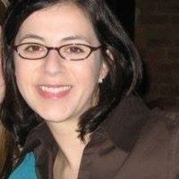 Profile Picture of Elisa Radominski (@elisa0110) on Poshmark