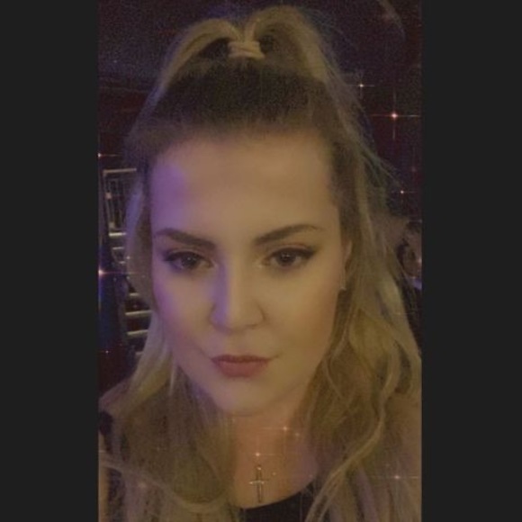 Profile Picture of Leonora Verdino (@lleieoo) on Poshmark