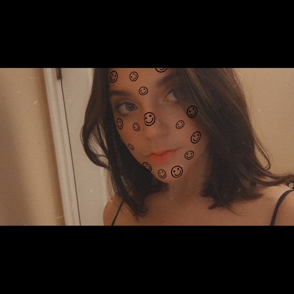 Profile Picture of Julianna Dunham (@julianna_dunham) on Poshmark