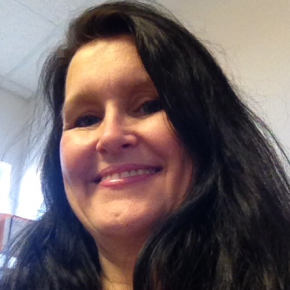 Profile Picture of Karla Dickson (@karladickson) on Poshmark