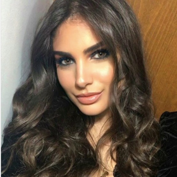 Profile Picture of Soukaina Tomi (@tomi09) on Poshmark