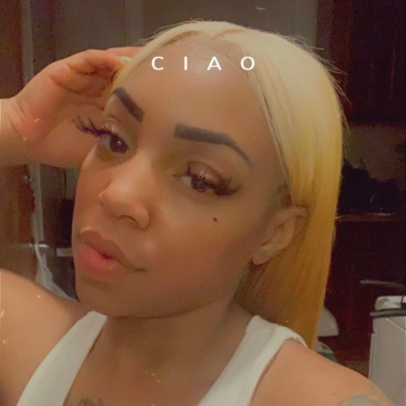 Profile Picture of Alexis James (@alexisjames548) on Poshmark