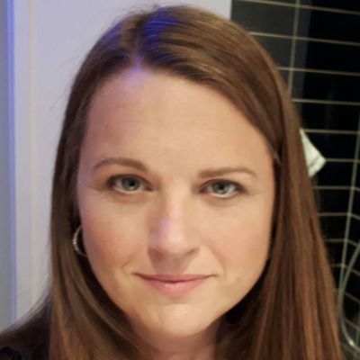 Profile Picture of Julia E Dowd (@JuliaEDowd1) on Twitter
