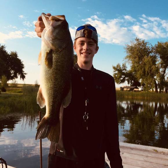 Profile Picture of Tag Largo (@taglargo) on Poshmark