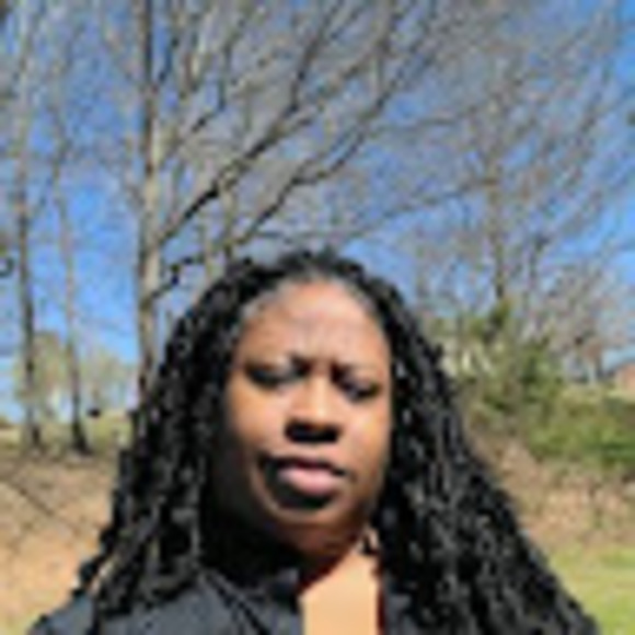 Profile Picture of Martina Durham (@mddurham75) on Poshmark
