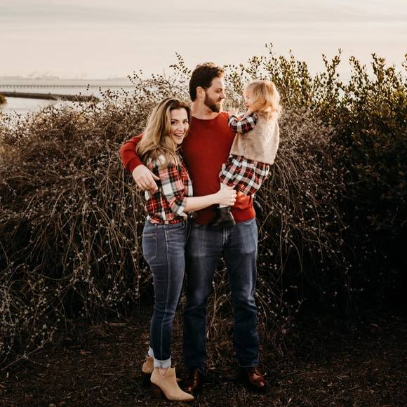 Profile Picture of Eva Rodriguez (@eevanicolee) on Poshmark