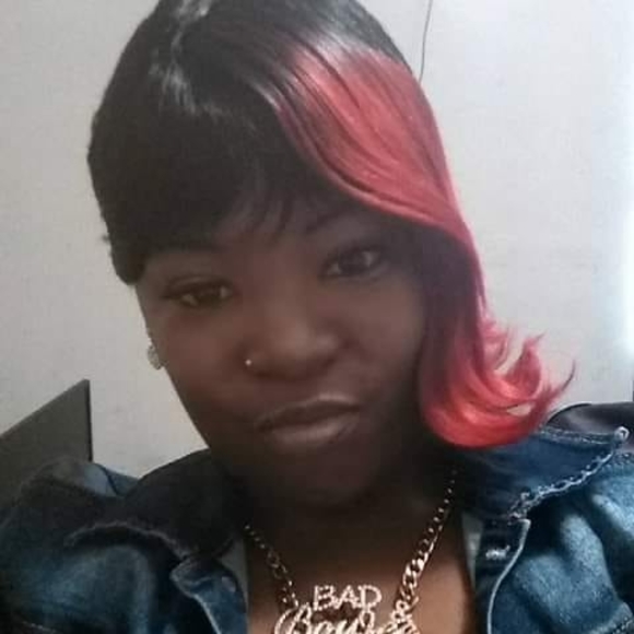 Profile Picture of Detris Pridgeon (@dpridgeon) on Poshmark