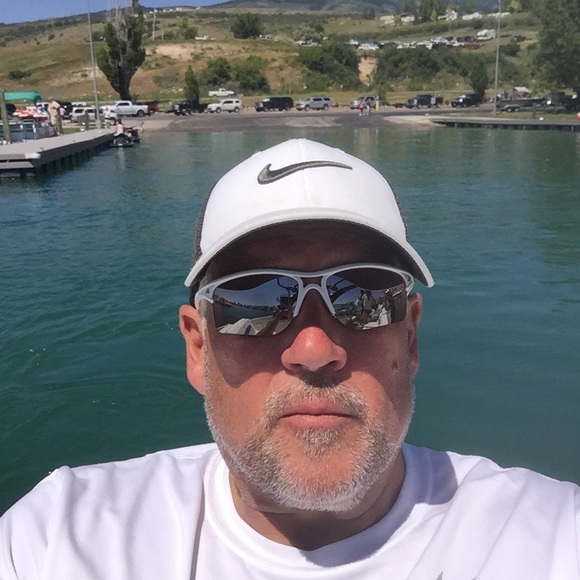 Profile Picture of Jeff Orr (@oregongolfer) on Poshmark