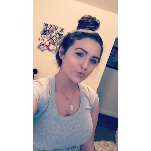 Profile Picture of Aubreyana eloisa Ochoa (@aubreyanaeloisa) on Poshmark