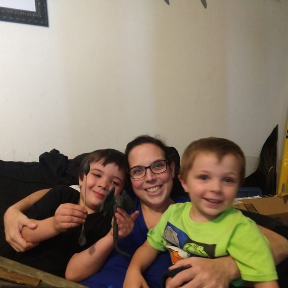 Profile Picture of Amanda Battraw (@abattraw) on Poshmark