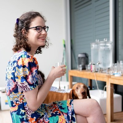 Profile Picture of Abby Sinclair (@AbbySinclair17) on Twitter