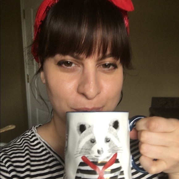 Profile Picture of Ali Stefanelli (@aestefanelli) on Poshmark