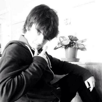 Profile Picture of Tom Loe (@tomloe101) on Twitter