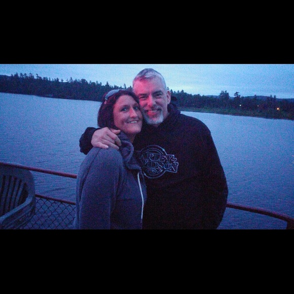 Profile Picture of Lisa Cote (@lunabug05) on Poshmark