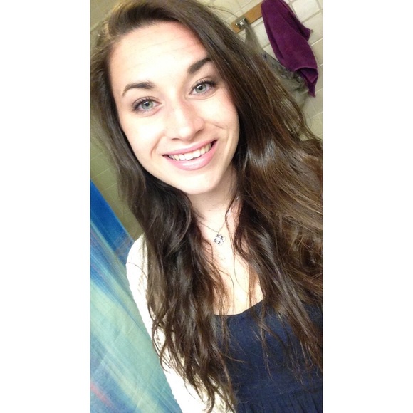 Profile Picture of Kerianne Engesser (@kerianne_e) on Poshmark
