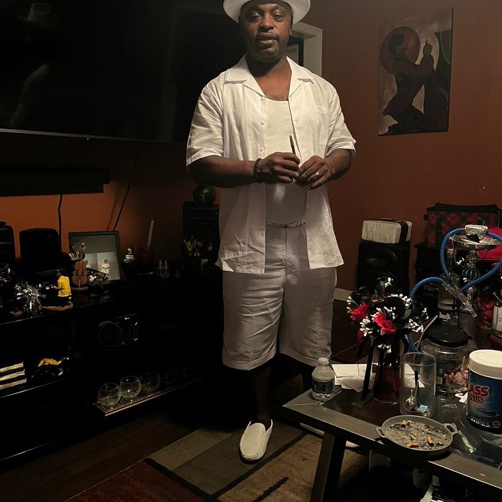 Profile Picture of robertstrong (@robertstrong77) on Tiktok