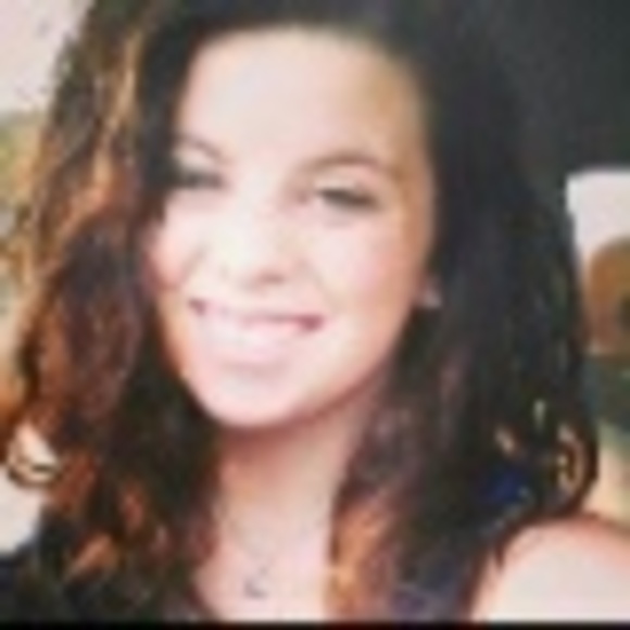 Profile Picture of Stephanie Hatch (@shatch167) on Poshmark