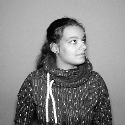 Profile Picture of Emma Hansen (@WeirdPianoGirl) on Twitter