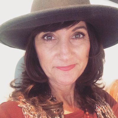 Profile Picture of Julie Neal (@HooliaAnna) on Twitter