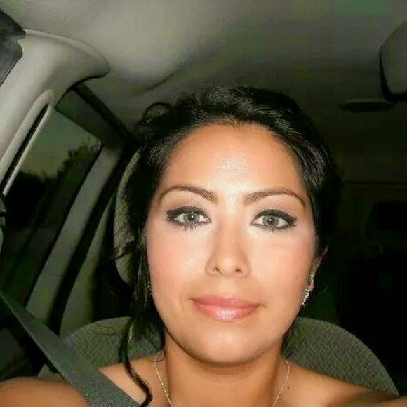 Profile Picture of Iris Caballero (@iriscaballero71) on Poshmark