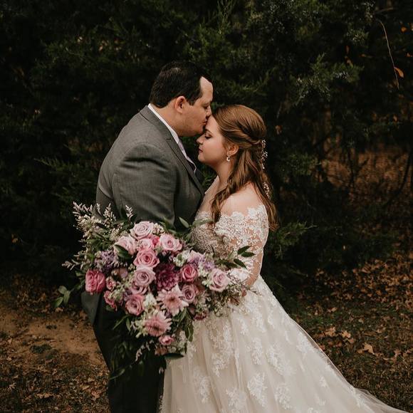 Profile Picture of Nicole Flanary (@nicole_sowell) on Poshmark