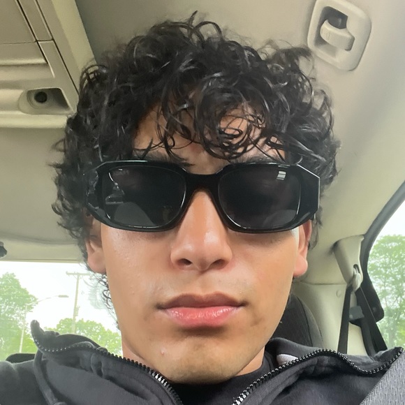 Profile Picture of David Lobos (@david_3806) on Poshmark