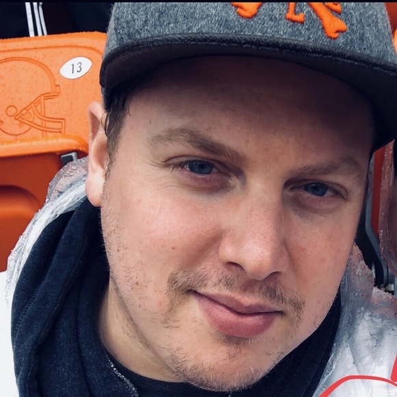 Profile Picture of Kevin Dowell (@dowell5537) on Poshmark