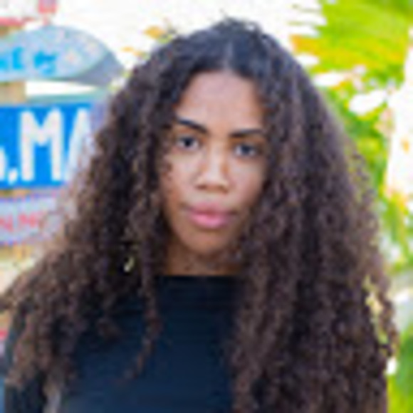 Profile Picture of Bianca Ingram (@biancacingram) on Poshmark