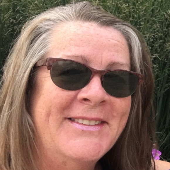 Profile Picture of Jane Reid (@janer2020) on Poshmark