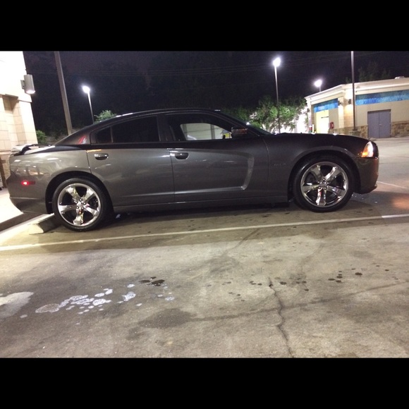 Profile Picture of Cameron Cougot (@clc1717) on Poshmark