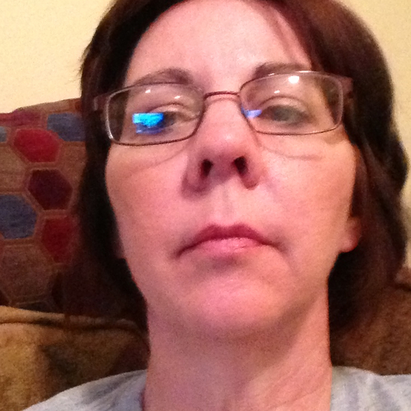 Profile Picture of Cindy James (@cindyljames) on Poshmark