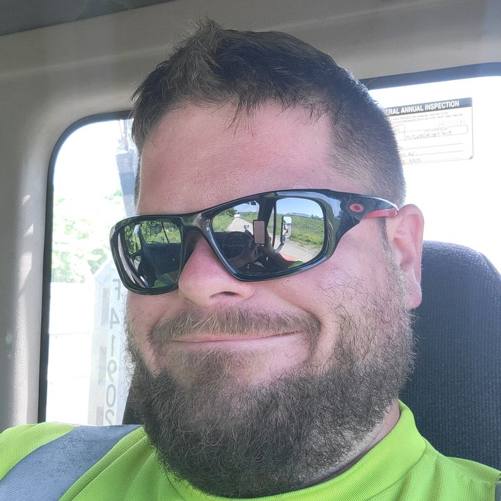 Profile Picture of Carl Hileman (@trucker_carl) on Tiktok