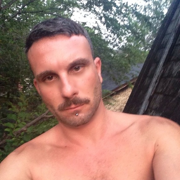 Profile Picture of Peter Read (@readpeterjames) on Poshmark