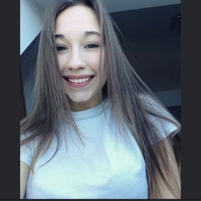 Profile Picture of Héloïse (@Alicepicard75) on Twitter