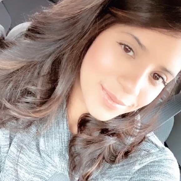 Profile Picture of Katherine Truby (@kathtruby) on Poshmark