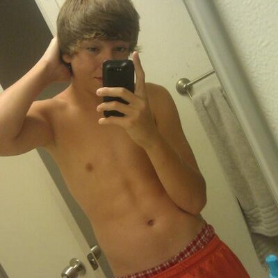 Profile Picture of David Woodbridge (@Stickyy_budz) on Twitter