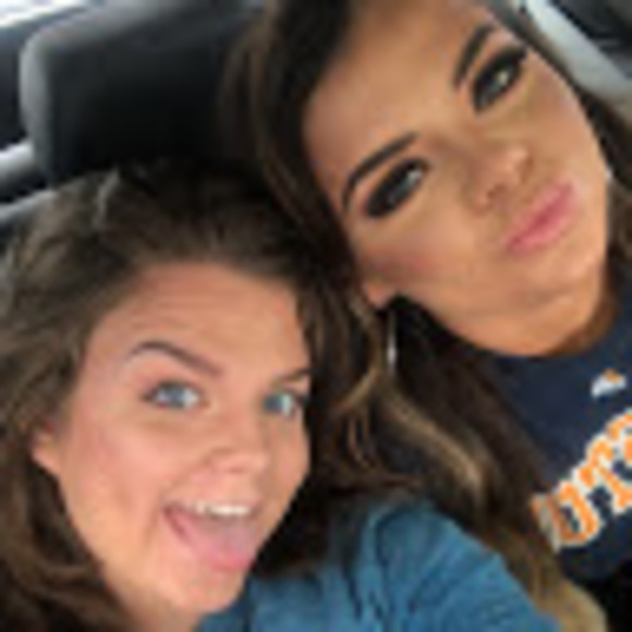 Profile Picture of Morgan Callens (@morgancallens3) on Poshmark