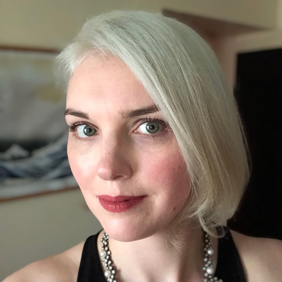 Profile Picture of Alex Traverse (@alextraverse) on Poshmark