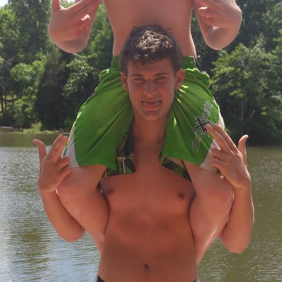 Profile Picture of Brad Brocker (@mhardy6996) on Poshmark