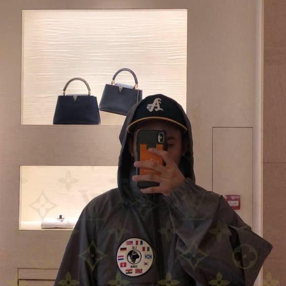 Profile Picture of Nathan Ng (@thnti) on Poshmark