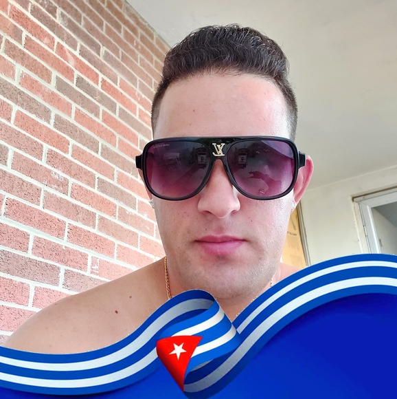 Profile Picture of Munoz jimenez Yosvany (@myosvany) on Poshmark