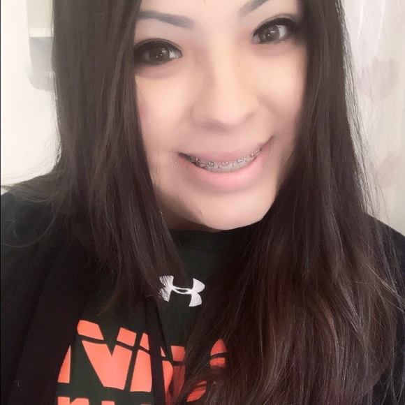 Profile Picture of Rose Popp (@rlpopp) on Poshmark