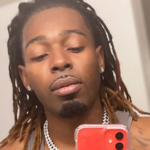 Profile Picture of Rackzoff Rackz (@glennrackz) on Poshmark