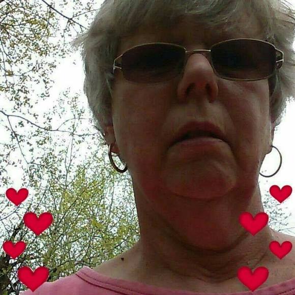 Profile Picture of Maureen Riberdy (@mriberdy) on Poshmark