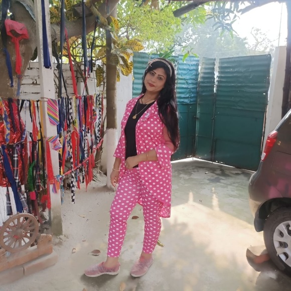 Profile Picture of Devangana Das bhowmick (@queendevangana) on Poshmark