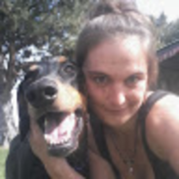Profile Picture of Erin Luippold (@erinluippold) on Poshmark